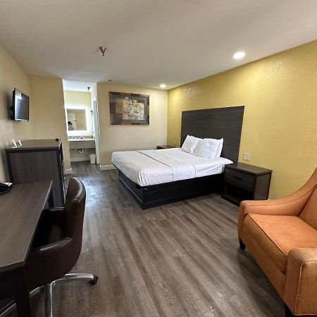 Rodeway Inn & Suites Hwy 290 Nw Хюстън Екстериор снимка