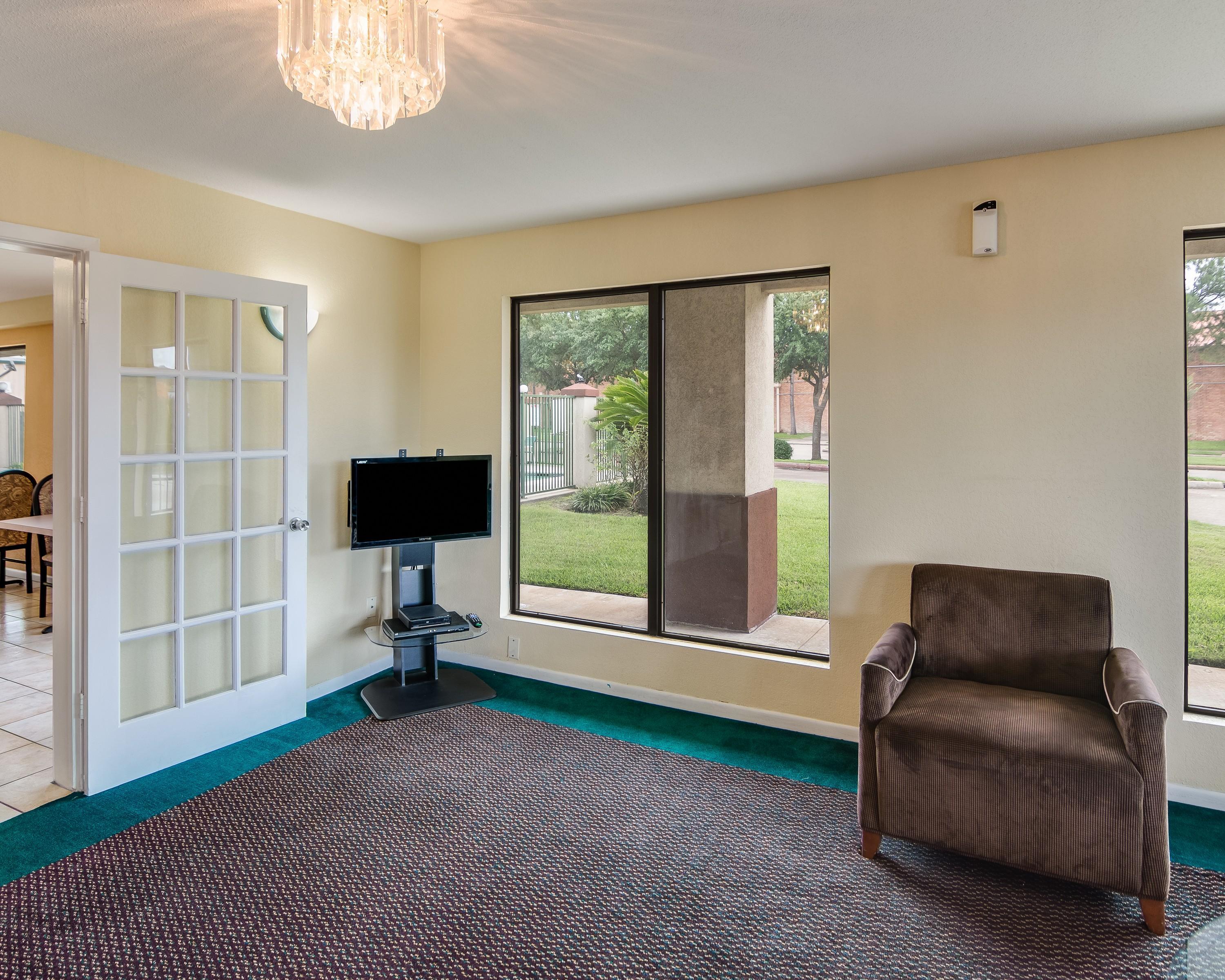 Rodeway Inn & Suites Hwy 290 Nw Хюстън Екстериор снимка