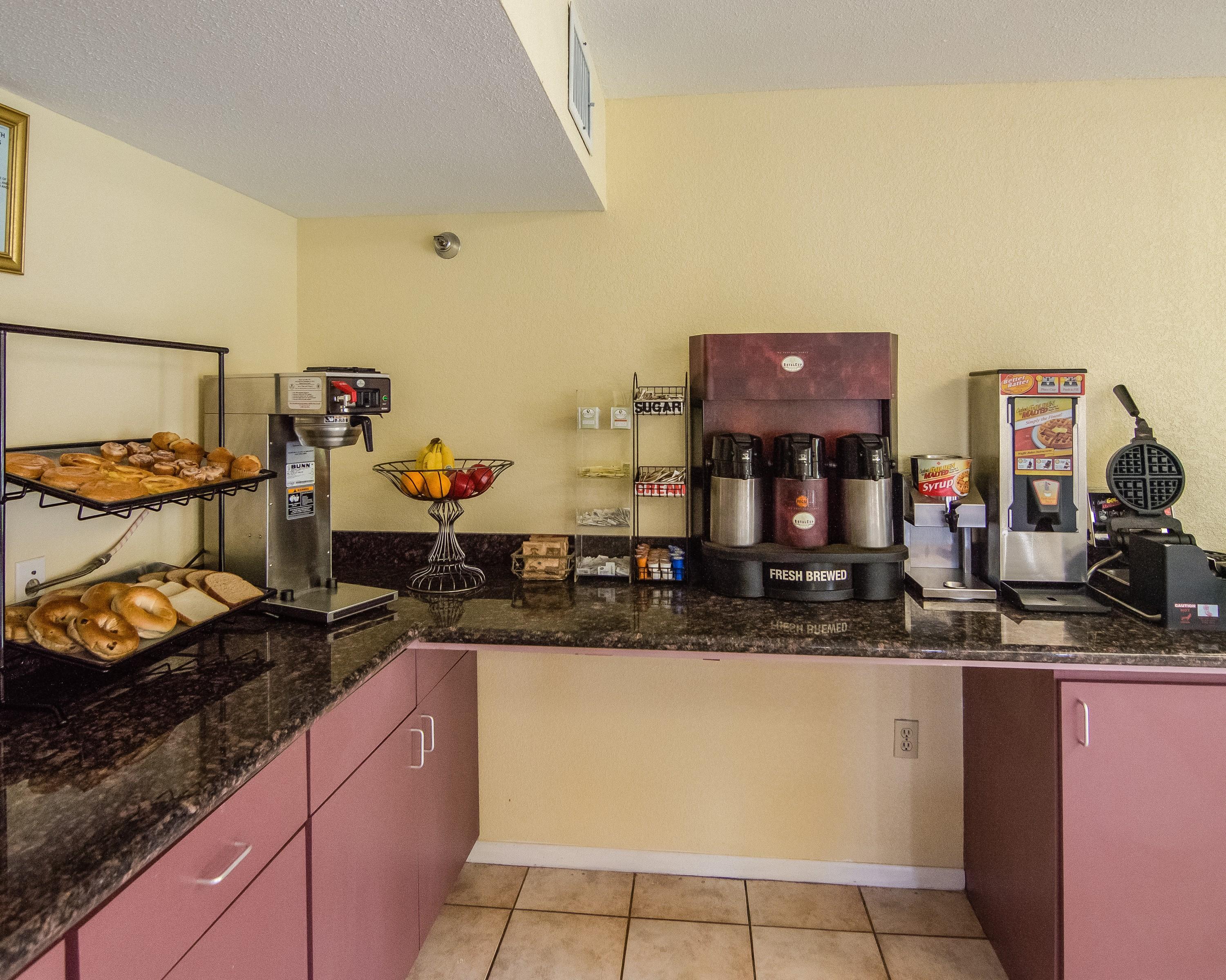 Rodeway Inn & Suites Hwy 290 Nw Хюстън Екстериор снимка