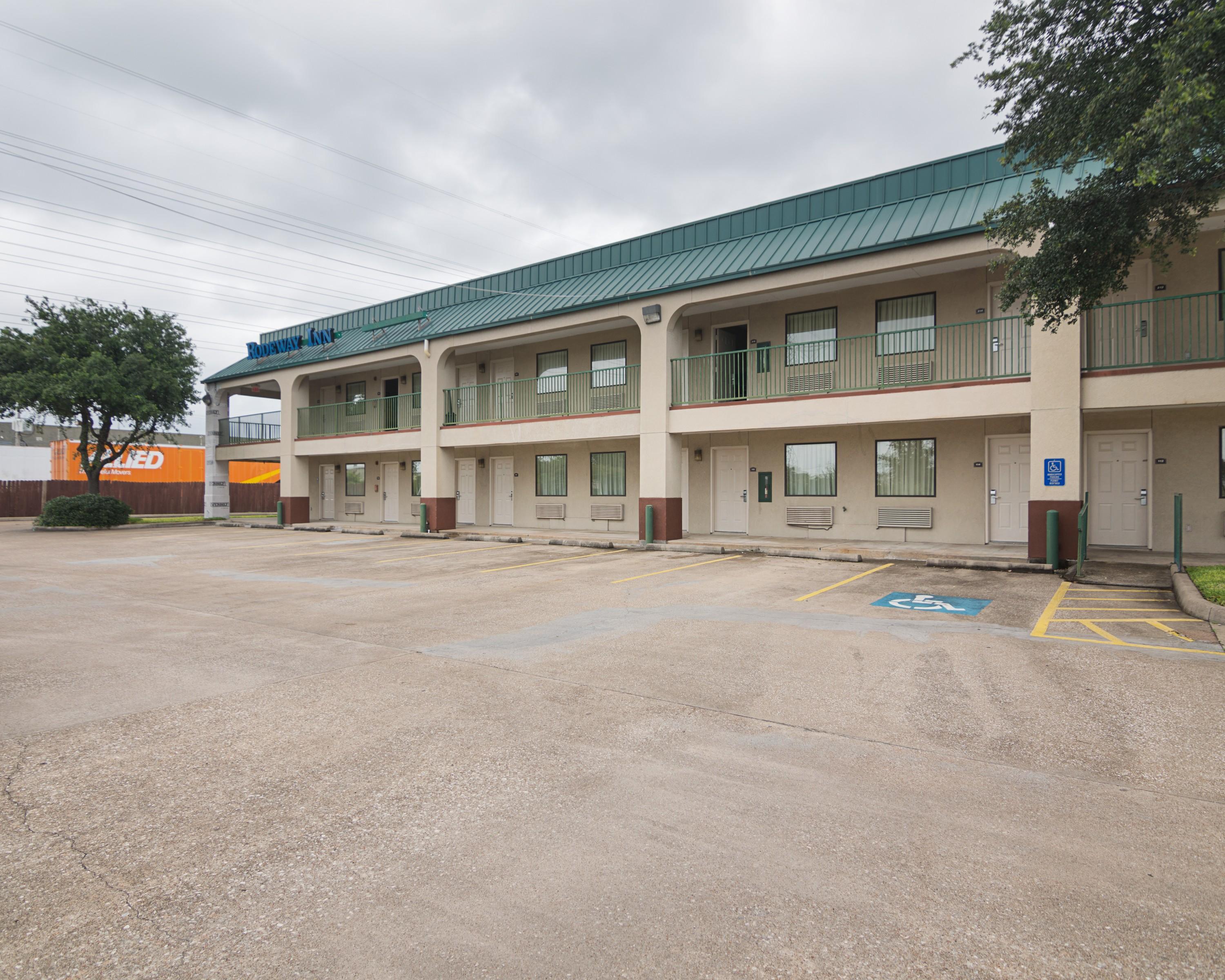 Rodeway Inn & Suites Hwy 290 Nw Хюстън Екстериор снимка
