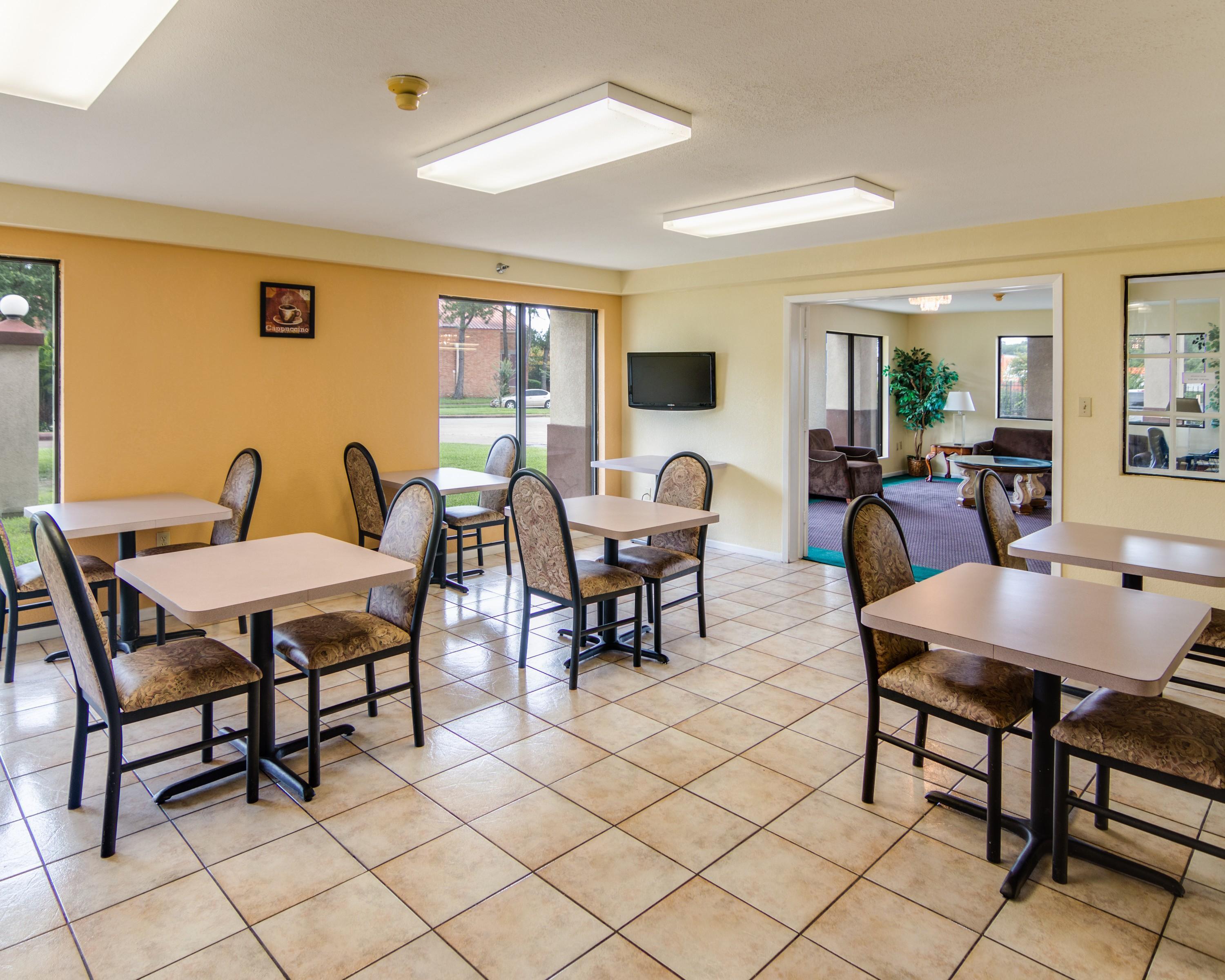 Rodeway Inn & Suites Hwy 290 Nw Хюстън Екстериор снимка