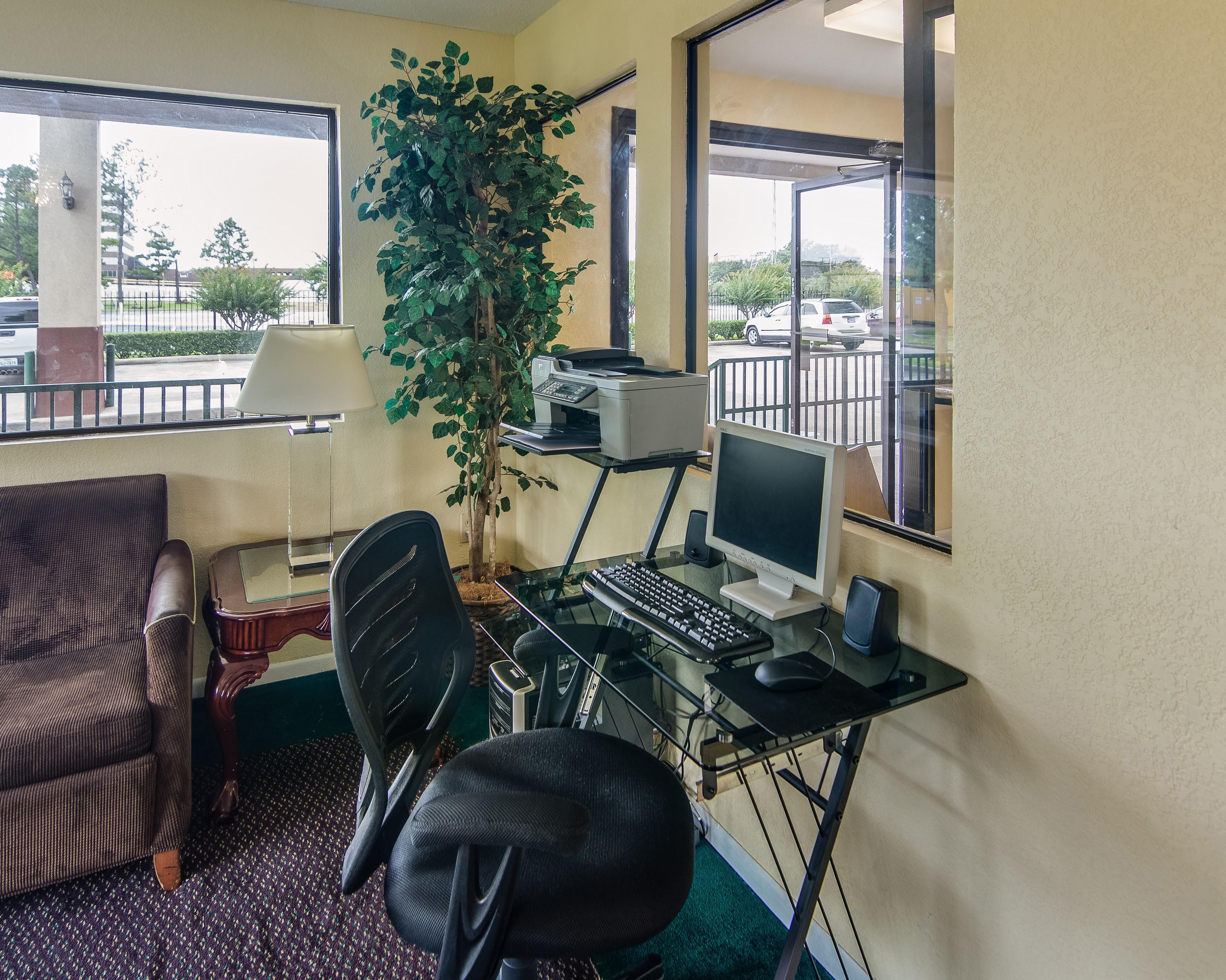 Rodeway Inn & Suites Hwy 290 Nw Хюстън Екстериор снимка