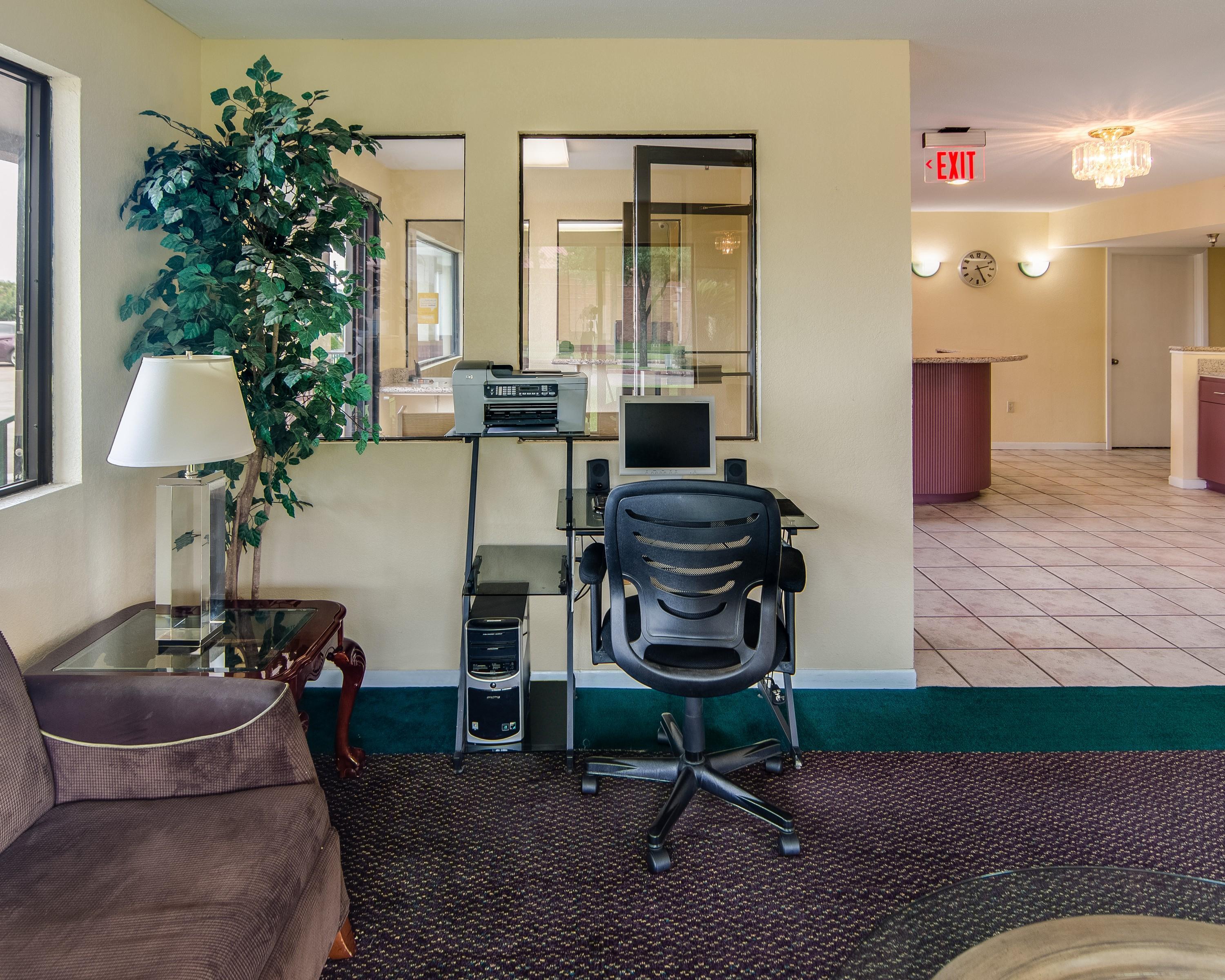 Rodeway Inn & Suites Hwy 290 Nw Хюстън Екстериор снимка