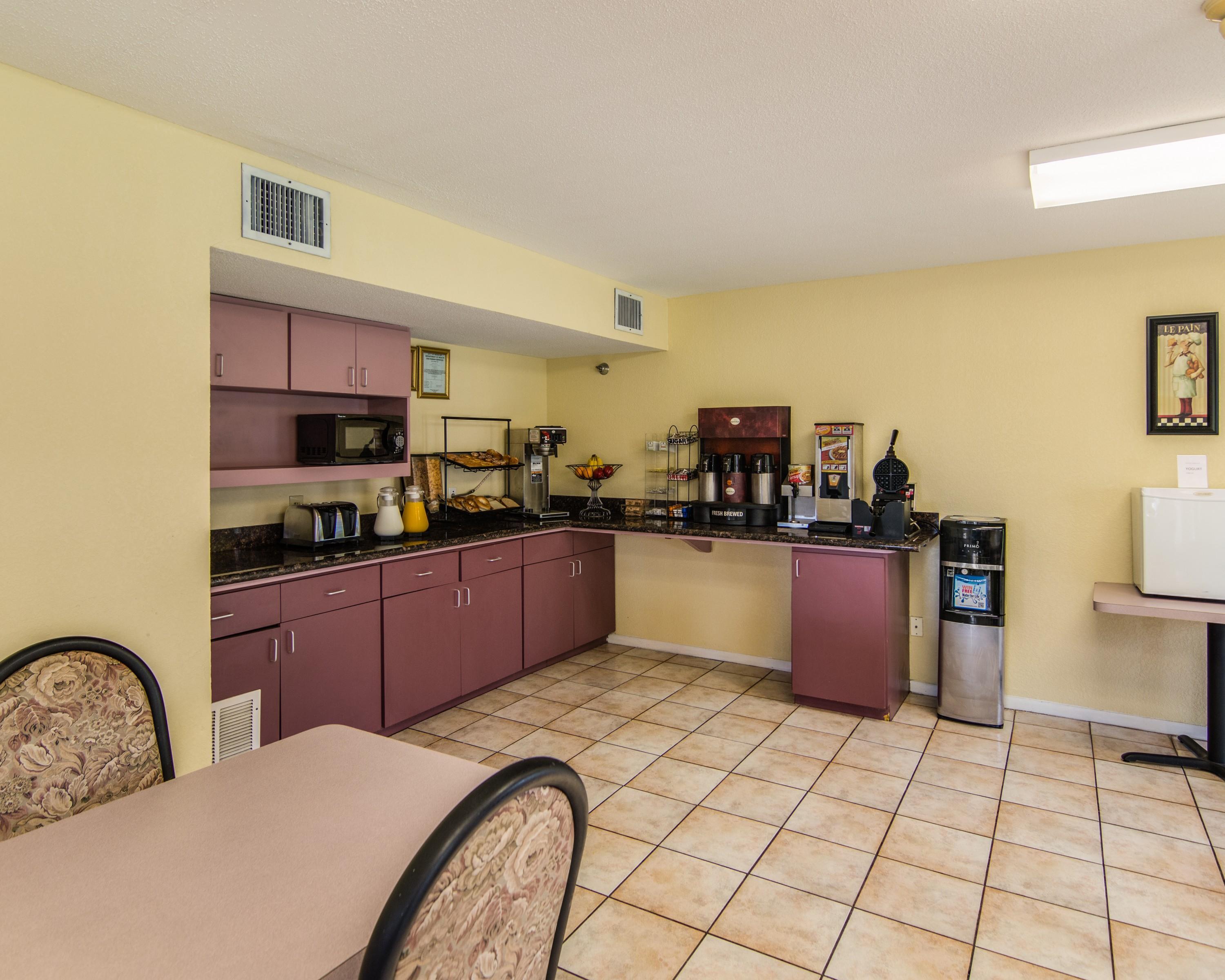 Rodeway Inn & Suites Hwy 290 Nw Хюстън Екстериор снимка