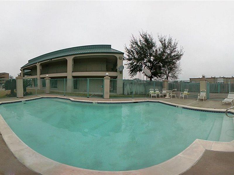 Rodeway Inn & Suites Hwy 290 Nw Хюстън Екстериор снимка