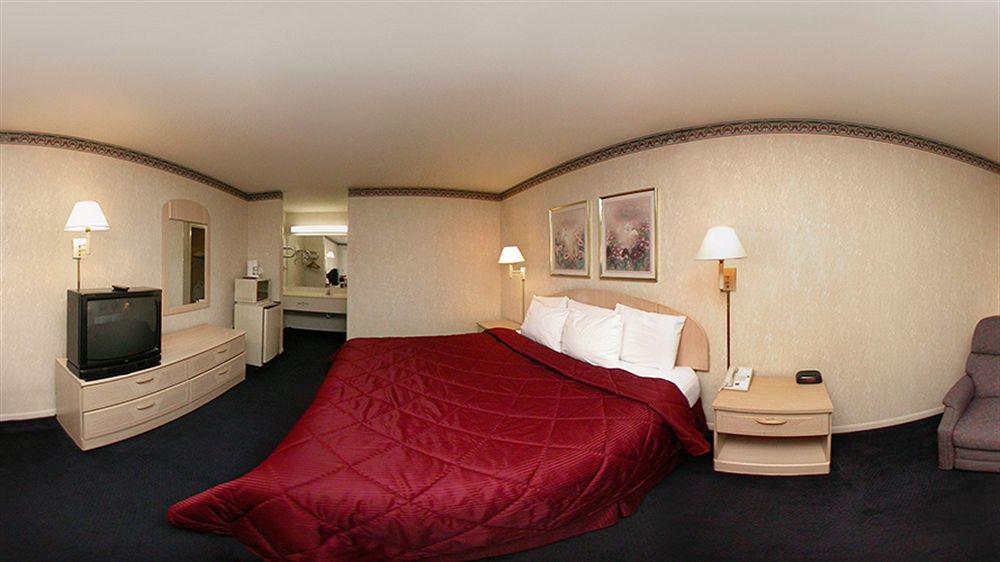 Rodeway Inn & Suites Hwy 290 Nw Хюстън Екстериор снимка